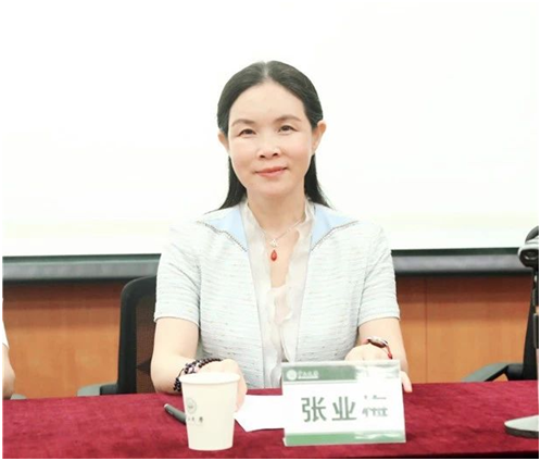 常德市政协副主席、工商联主席张业梅出席开班仪式并讲话