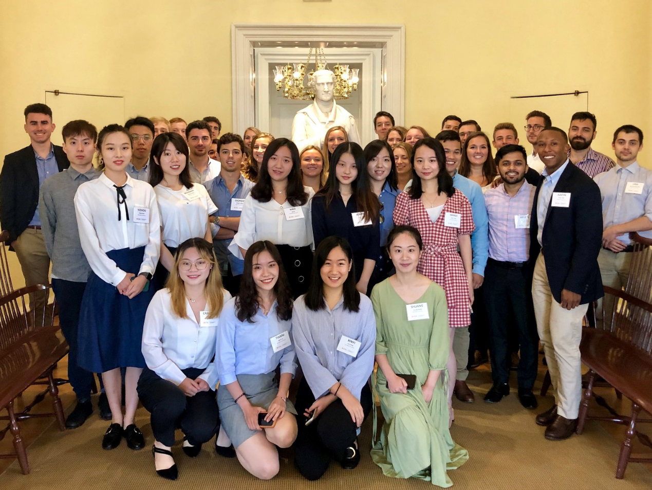 项目学生在美国弗吉尼亚大学McIntire商学院