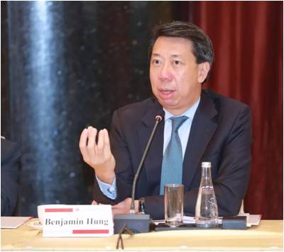渣打银行大中华区首席执行官洪丕正先生发言