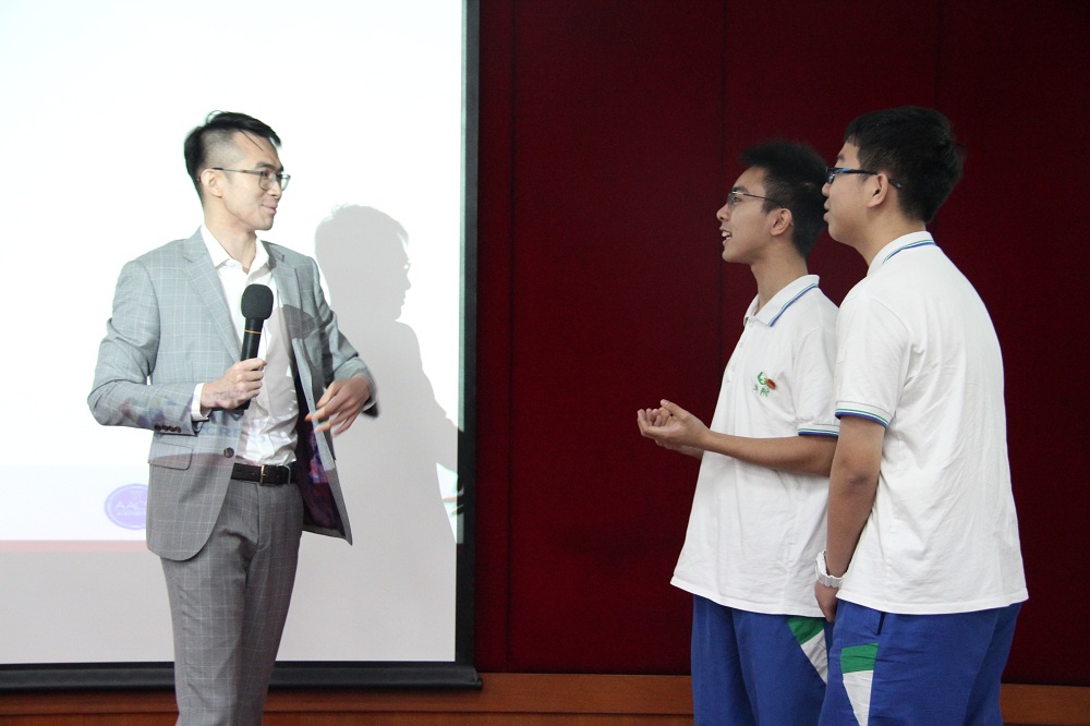 周彤助理教授讲座