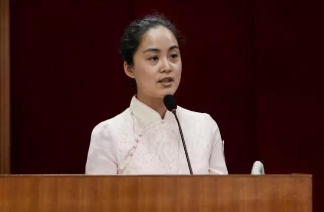 黄源穗老师代表校友总会致辞