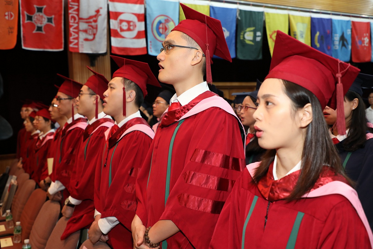 全体毕业生齐声回应孙中山先生毕业训词