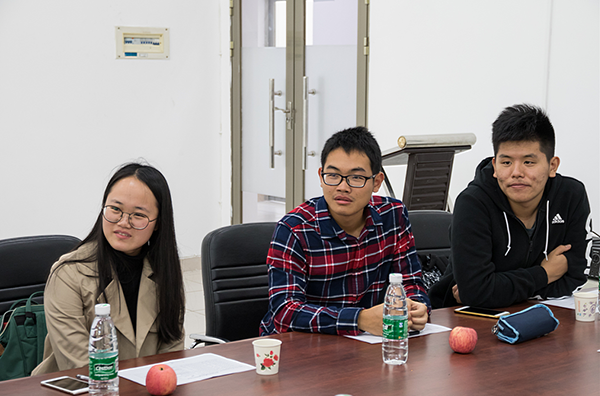 第45次院长书记与学生午餐见面会在珠海校区举行