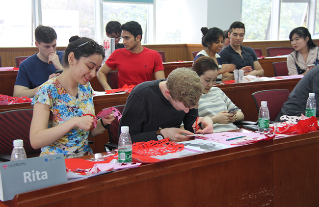 2017 “全球领导力项目”牛津耶鲁学生回访中国