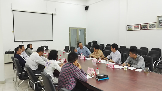 岭南学院“红灰领袖培养计划”校友导师见面会在珠海校区举行